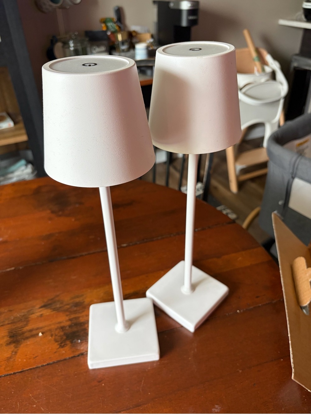Set of 2 White Metal Table Lamps